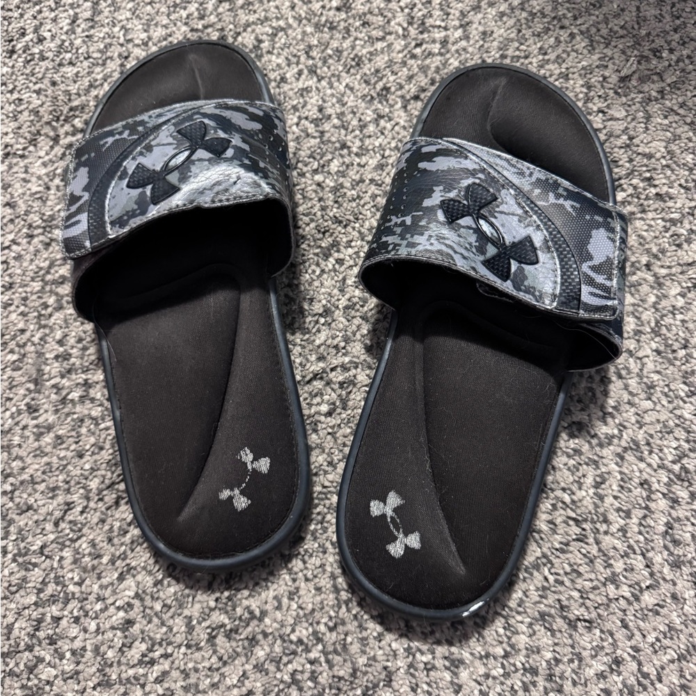 Under Armour Black Casual Slides